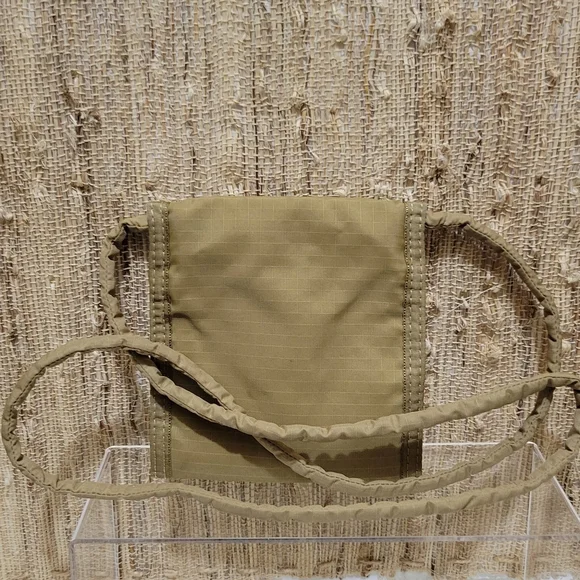Vintage Beige LeSportsac Travel Passport/Wallet Crossbody - Picture 2 of 3